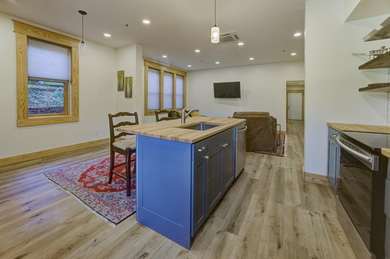 Vacation Home In Downtown Vicksburg! Экстерьер фото